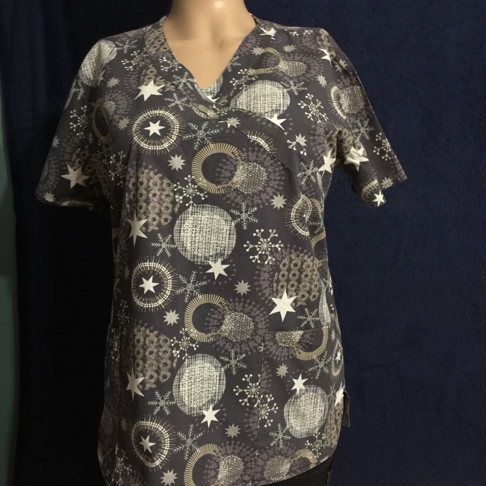 🌺👚 Zoe + Chloe Ladies V-Neck Scrub Top 👚🌺